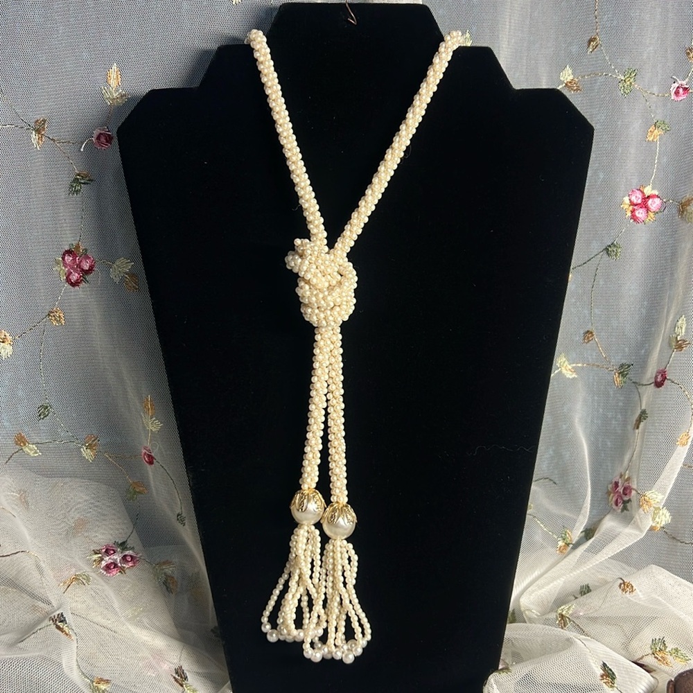 Vintage Lariat Style Pearl Necklace